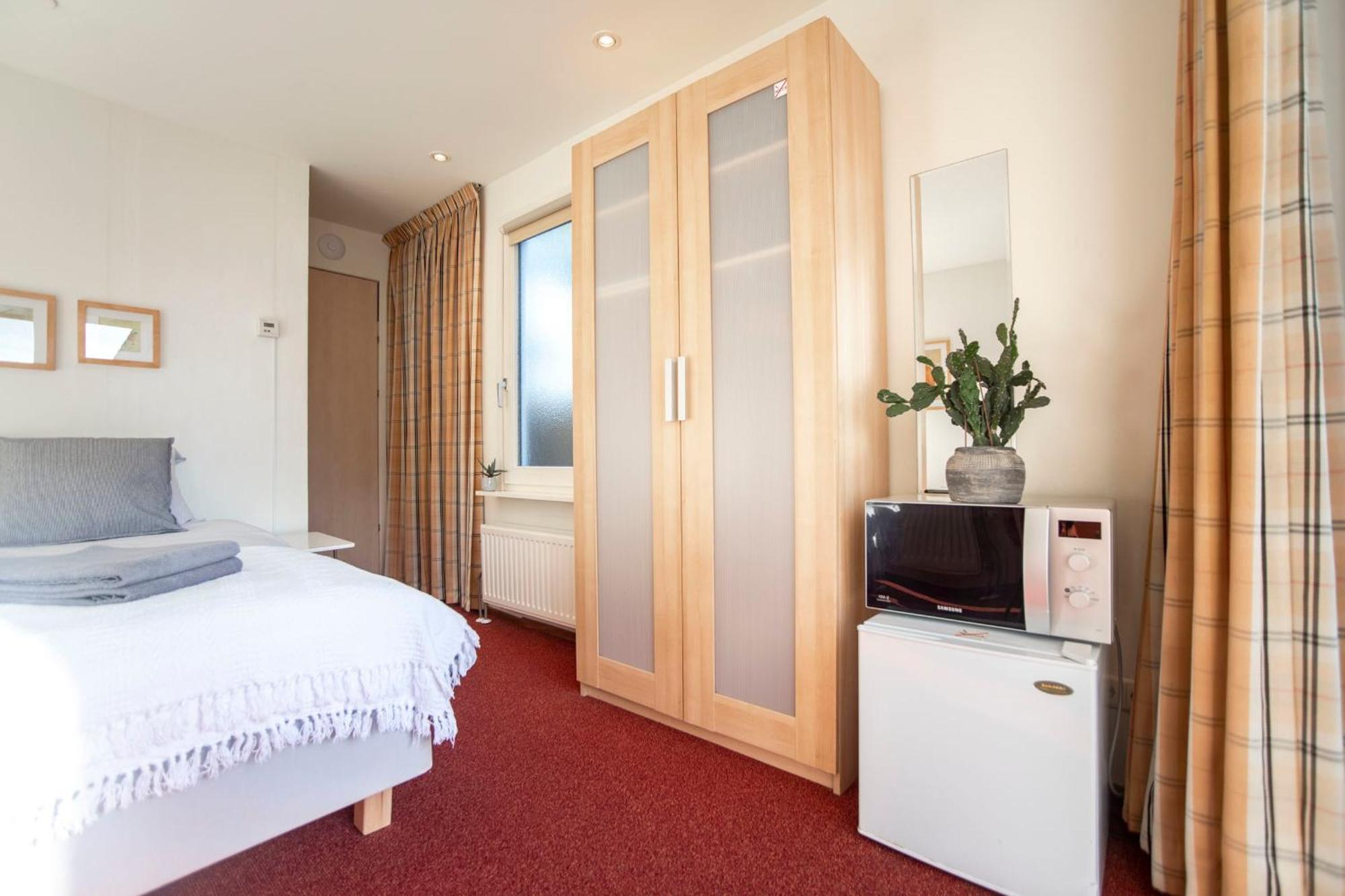 Studio 19 With Private Parking Zandvoort Bagian luar foto