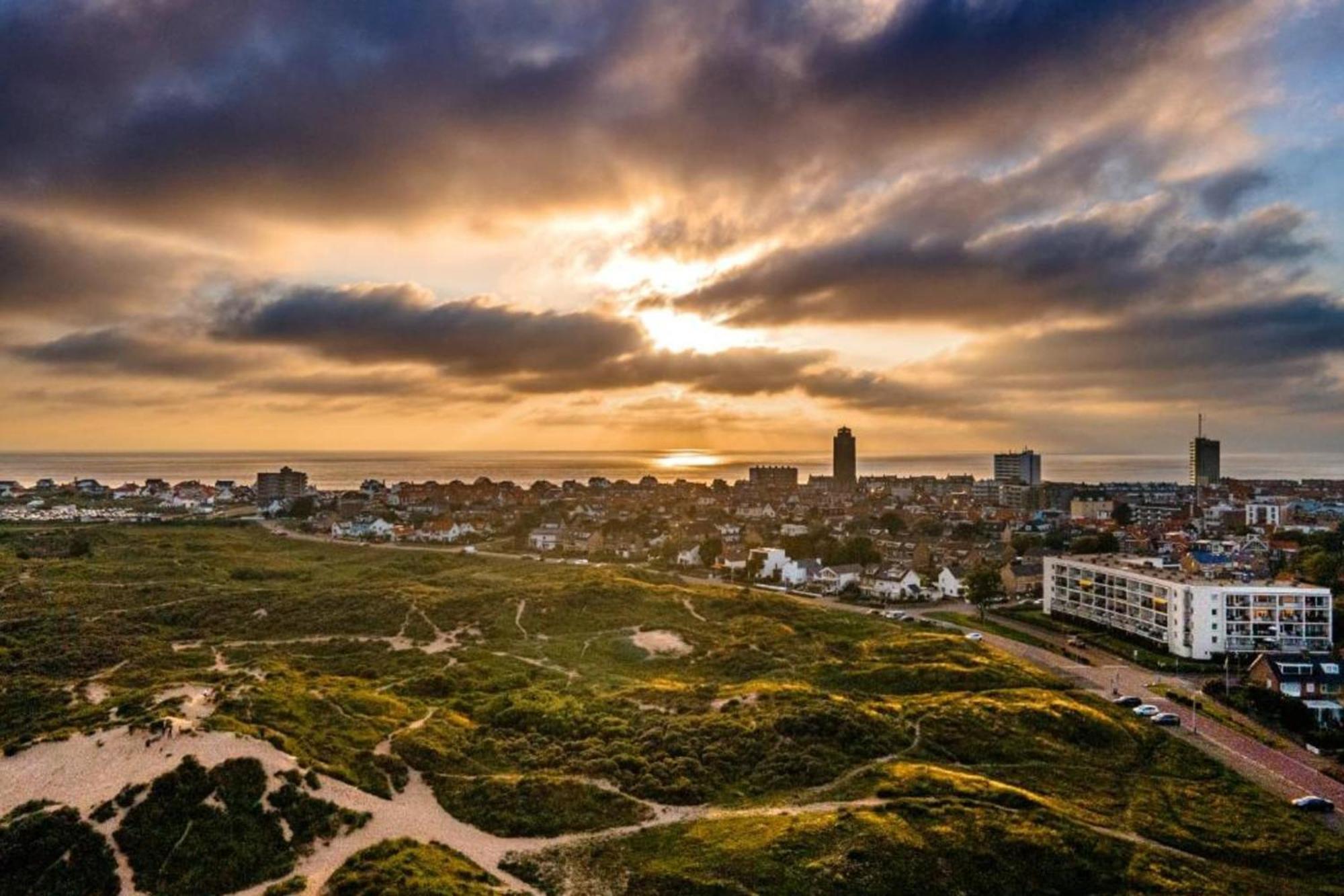 Studio 19 With Private Parking Zandvoort Bagian luar foto