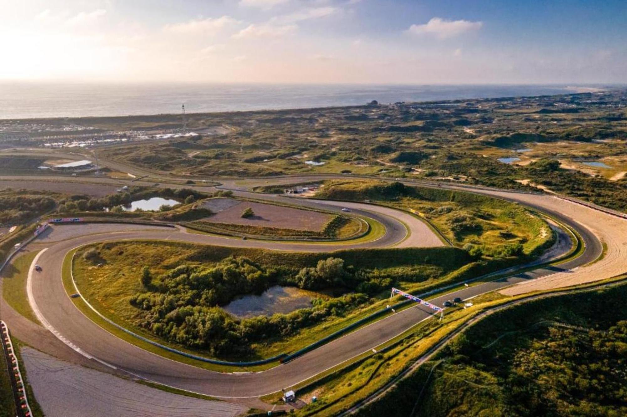 Studio 19 With Private Parking Zandvoort Bagian luar foto