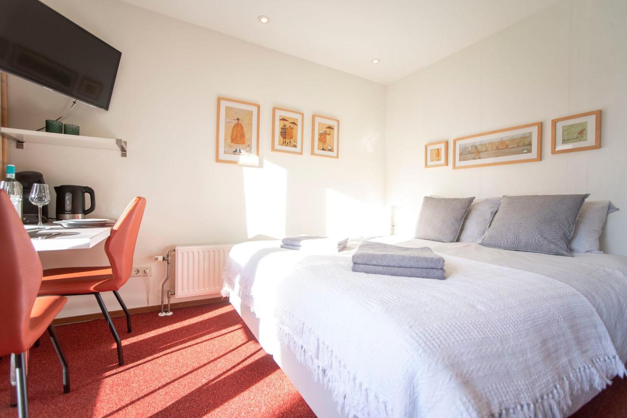 Studio 19 With Private Parking Zandvoort Bagian luar foto